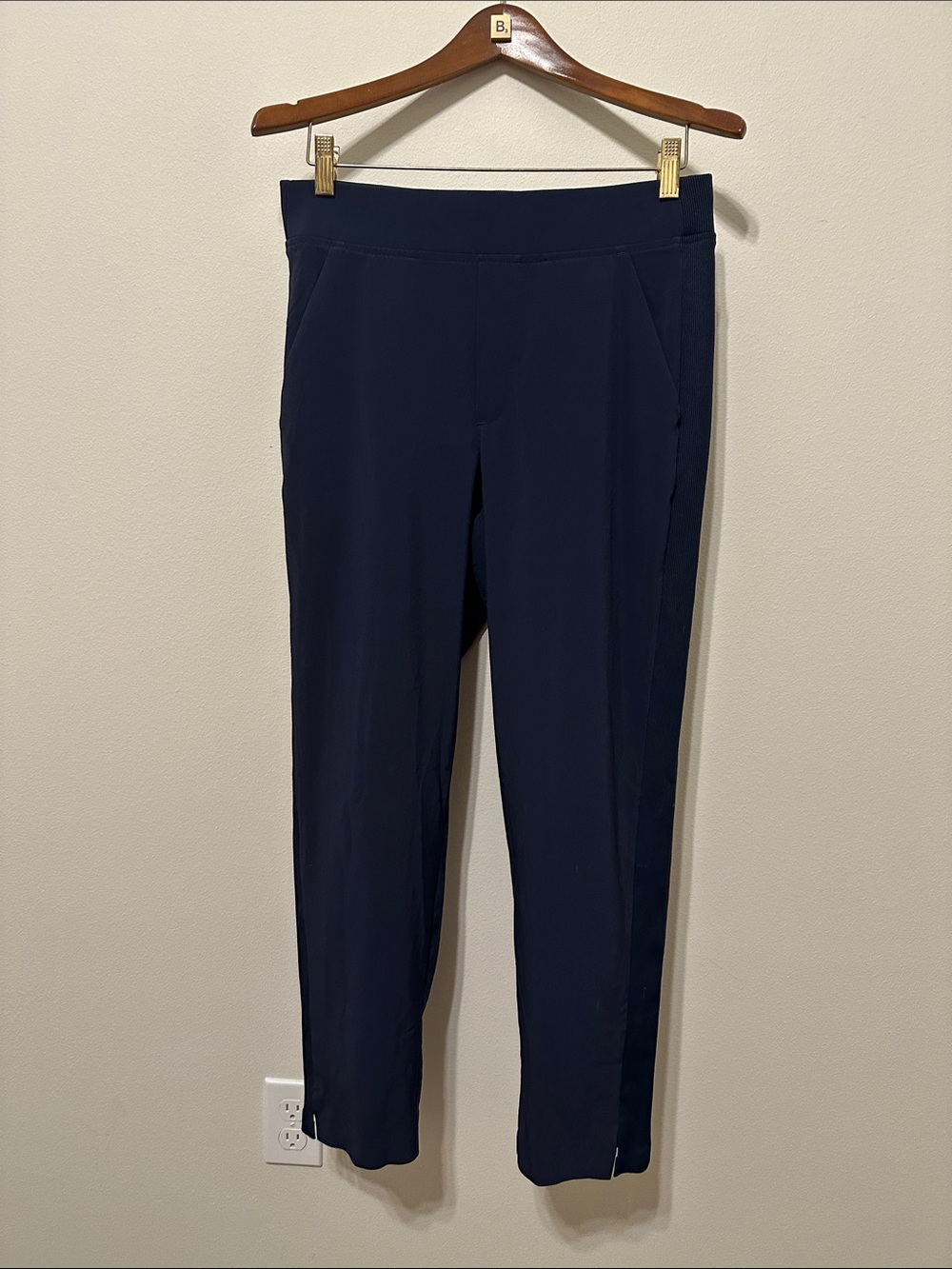 athleta navy blue pull on pants - size 6